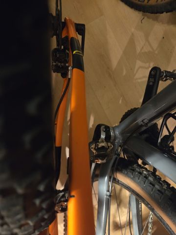 Used Niner Custom Shimano Deore XT 2018 Mountainbike, Orange — image 5 of 17