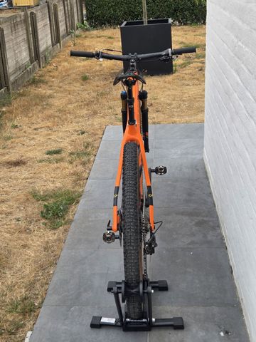 Used Niner Custom Shimano Deore XT 2018 Mountainbike, Orange — image 11 of 17