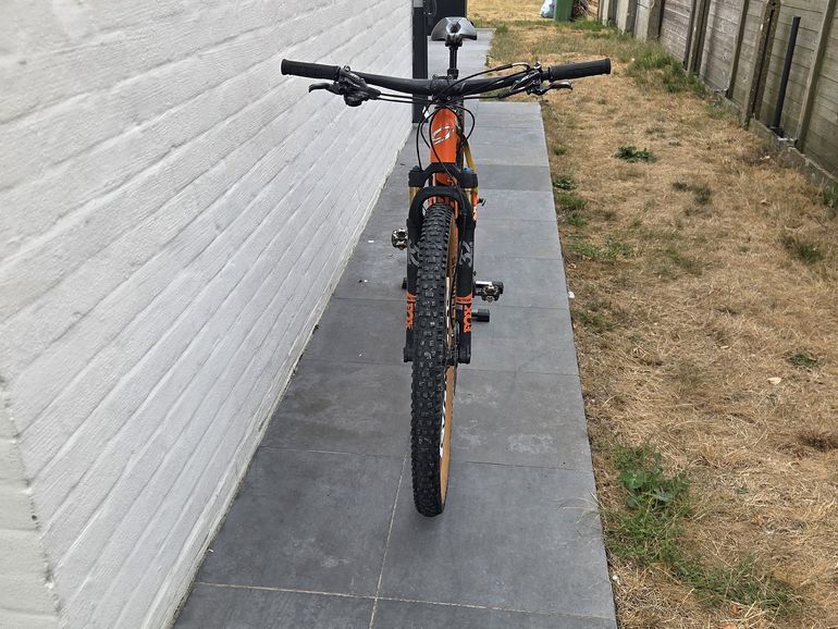 Used Niner Custom Shimano Deore XT 2018 Mountainbike, Orange — image 10 of 17