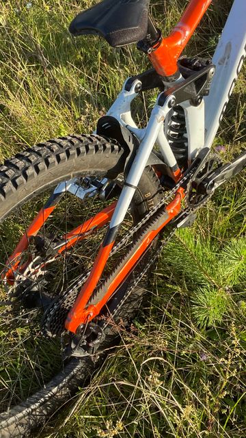 Used Mondraker SUMMUM 2023 2023 Mountainbike, Red, 29 — image 7 of 10