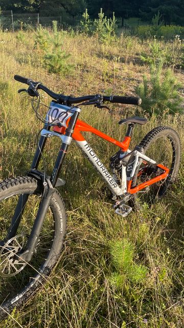 Used Mondraker SUMMUM 2023 2023 Mountainbike, Red, 29 — image 4 of 10