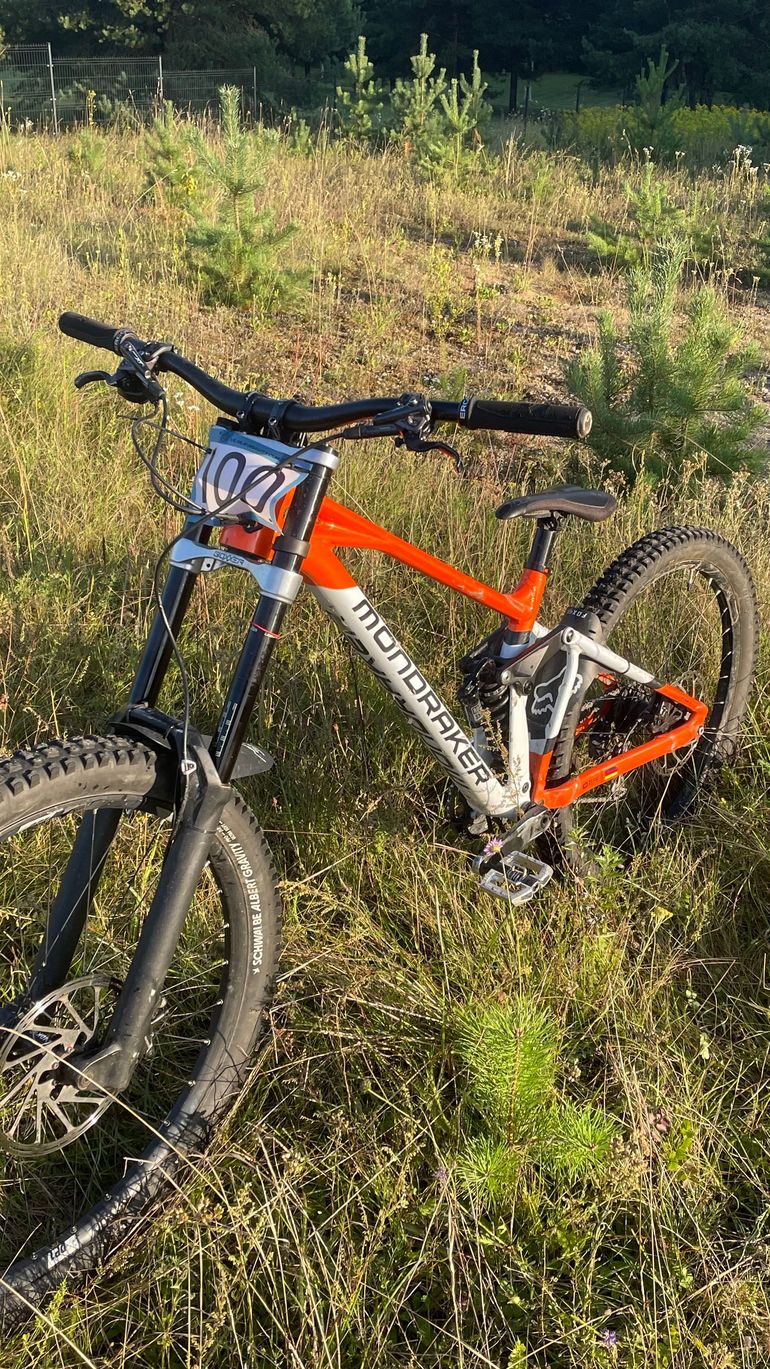 Used Mondraker SUMMUM 2023 2023 Mountainbike, Red, 29 — image 4 of 10