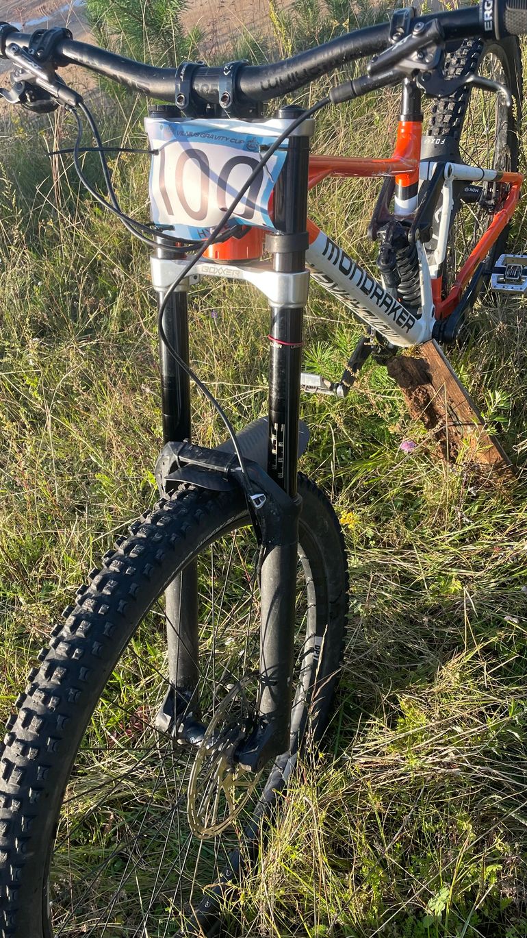Used Mondraker SUMMUM 2023 2023 Mountainbike, Red, 29 — image 9 of 10