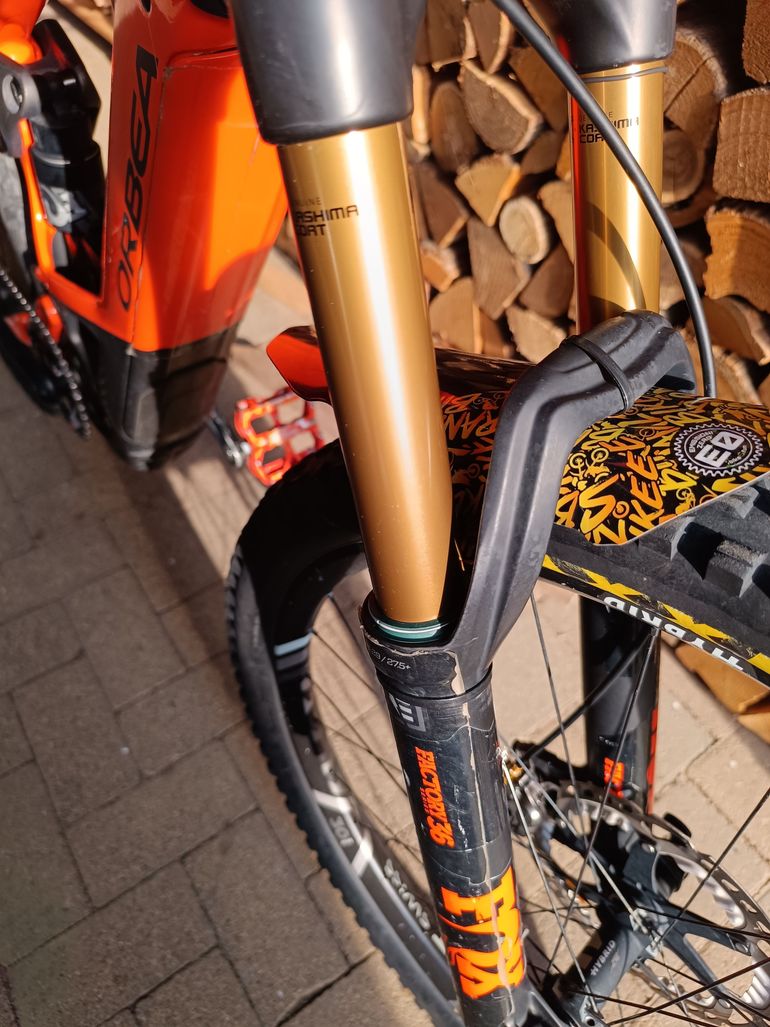 Orbea WILD FS M-LTD 2022 2022 Mountainbike usato, Arancione — immagine 3 di 6