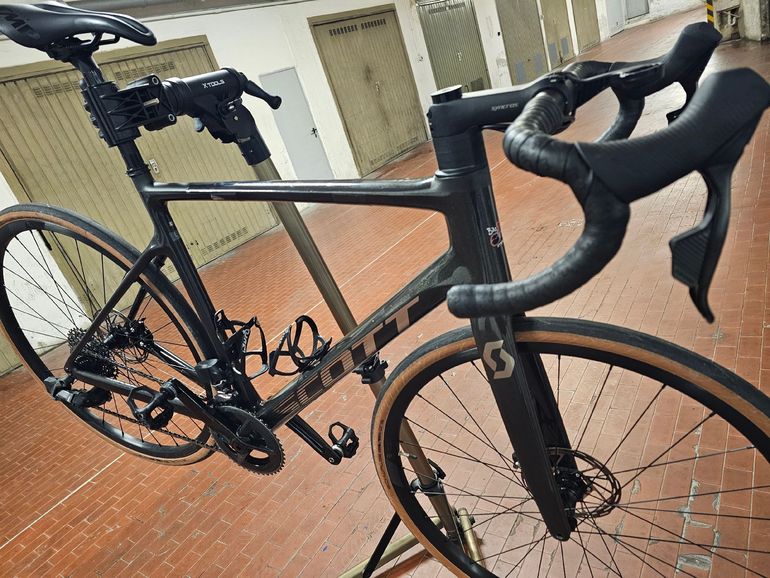Used Scott Addict SRAM Rival eTap AXS 2026 Road & Gravel, Black — image 4 of 6