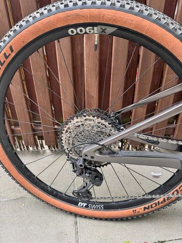 Gebrauchtes Orbea OIZ M30 2022 2022 Mountainbike, Hellgrau, 29 — Bild 3 von 5