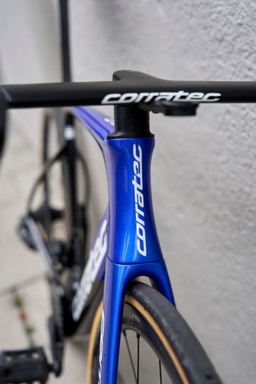 Corratec CCT EVO Race 2023 2023 Road & Gravel usato, Blu — immagine 11 di 23
