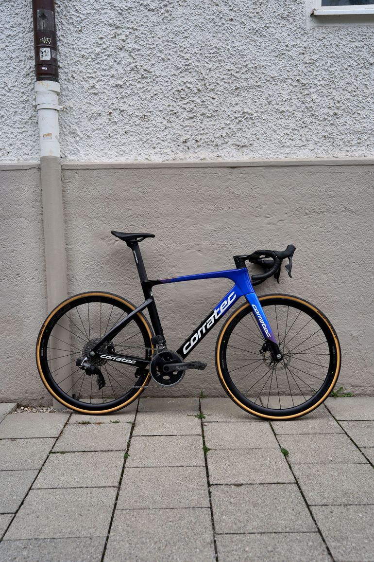 Corratec CCT EVO Race 2023 2023 Road & Gravel usato, Blu — immagine 3 di 23