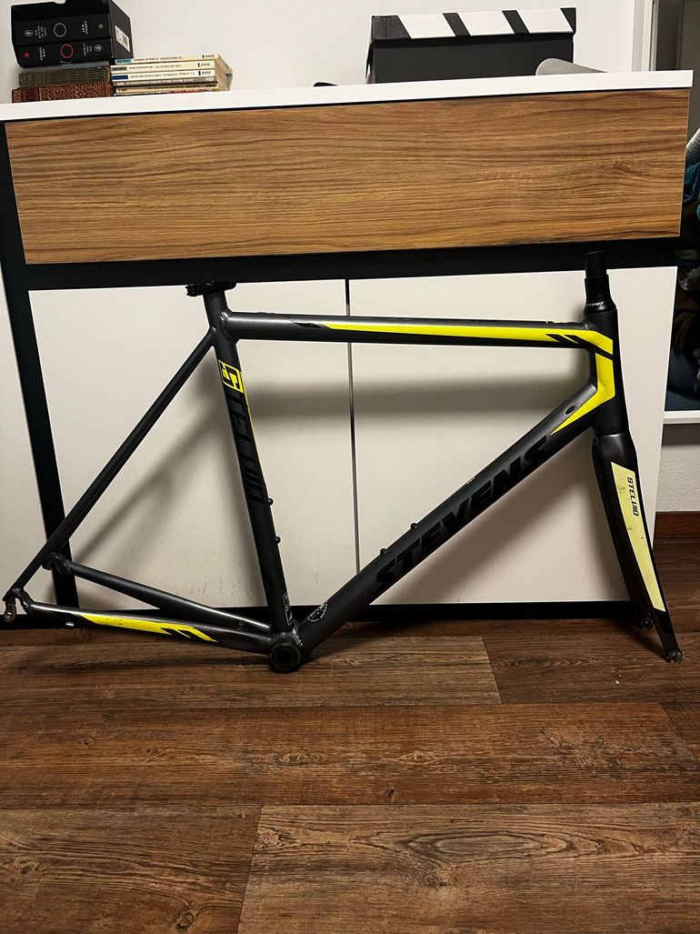 Stevens Stelvio 2022 Frameset 2022 Road & Gravel de segunda mano, Gris claro — imagen 1 de 8