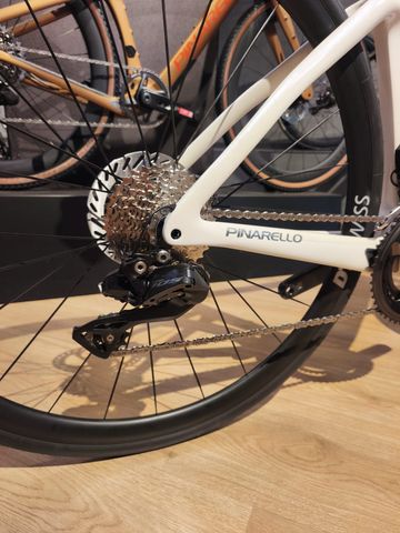 Używany Pinarello F3 105 Di2 2026 2026 Road & Gravel — zdjęcie 4 z 5