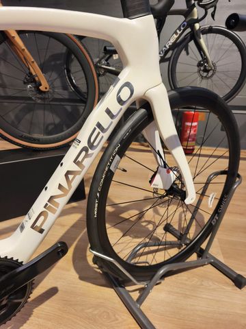 Używany Pinarello F3 105 Di2 2026 2026 Road & Gravel — zdjęcie 5 z 5