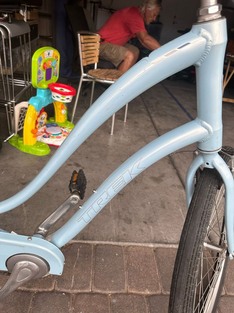Used Trek Pure Lowstep 2011 2011 Urban, Blue — image 4 of 10