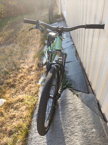 Used Canyon Stitched 720 2023 2023 Mountainbike, Green — image 4 of 5