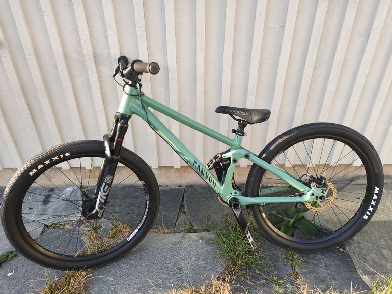 Used Canyon Stitched 720 2023 2023 Mountainbike, Green — image 2 of 5