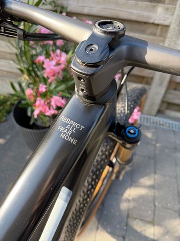 Used BMC Fourstroke 01 TEAM 2023 2023 Mountainbike, Black, 29 — image 7 of 10