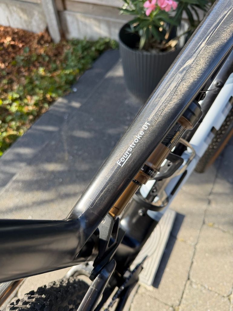 Used BMC Fourstroke 01 TEAM 2023 2023 Mountainbike, Black, 29 — image 8 of 10