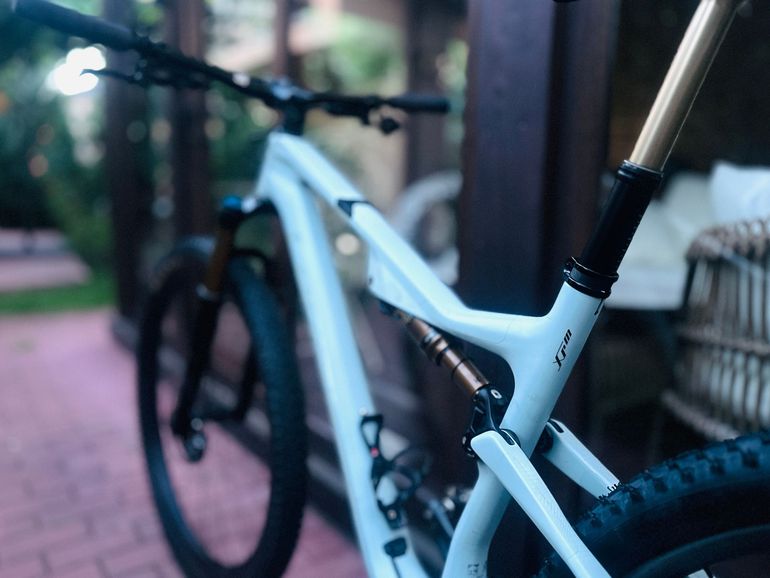 Used Lapierre XRM SRAM GX Eagle AXS 2025 Mountainbike, Light Gray — image 9 of 10