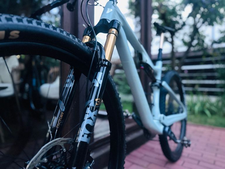 Used Lapierre XRM SRAM GX Eagle AXS 2025 Mountainbike, Light Gray — image 6 of 10