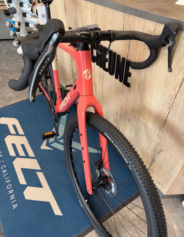 Używany Ghost ASKET CF PRO 2026 2026 Road & Gravel — zdjęcie 4 z 7