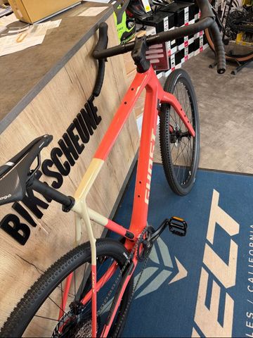 Używany Ghost ASKET CF PRO 2026 2026 Road & Gravel — zdjęcie 6 z 7