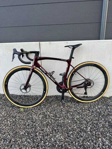 Gebrauchtes Eddy Merckx Em525 Shimano Ultegra Di2 2024 Road & Gravel, Rot — Bild 2 von 3
