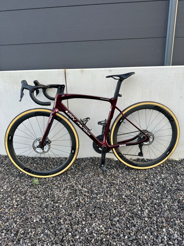 Gebrauchtes Eddy Merckx Em525 Shimano Ultegra Di2 2024 Road & Gravel, Rot — Bild 2 von 3