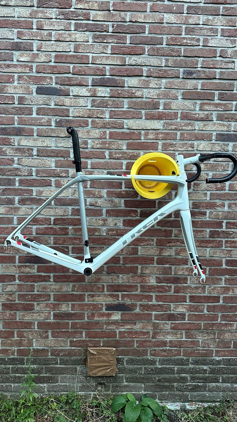 Used Trek Domane 6.9 Compact 2014 Frameset 2014 Road & Gravel, White — image 1 of 18