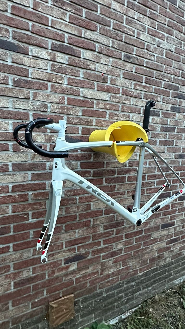 Used Trek Domane 6.9 Compact 2014 Frameset 2014 Road & Gravel, White — image 15 of 18