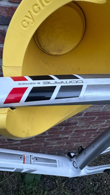 Used Trek Domane 6.9 Compact 2014 Frameset 2014 Road & Gravel, White — image 16 of 18