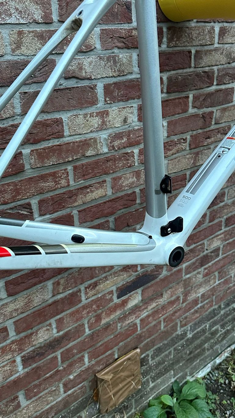 Used Trek Domane 6.9 Compact 2014 Frameset 2014 Road & Gravel, White — image 12 of 18