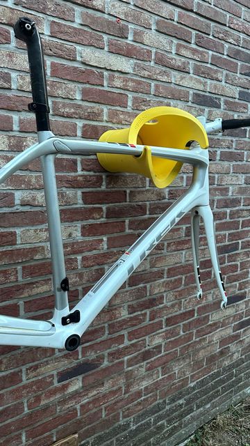 Used Trek Domane 6.9 Compact 2014 Frameset 2014 Road & Gravel, White — image 3 of 18