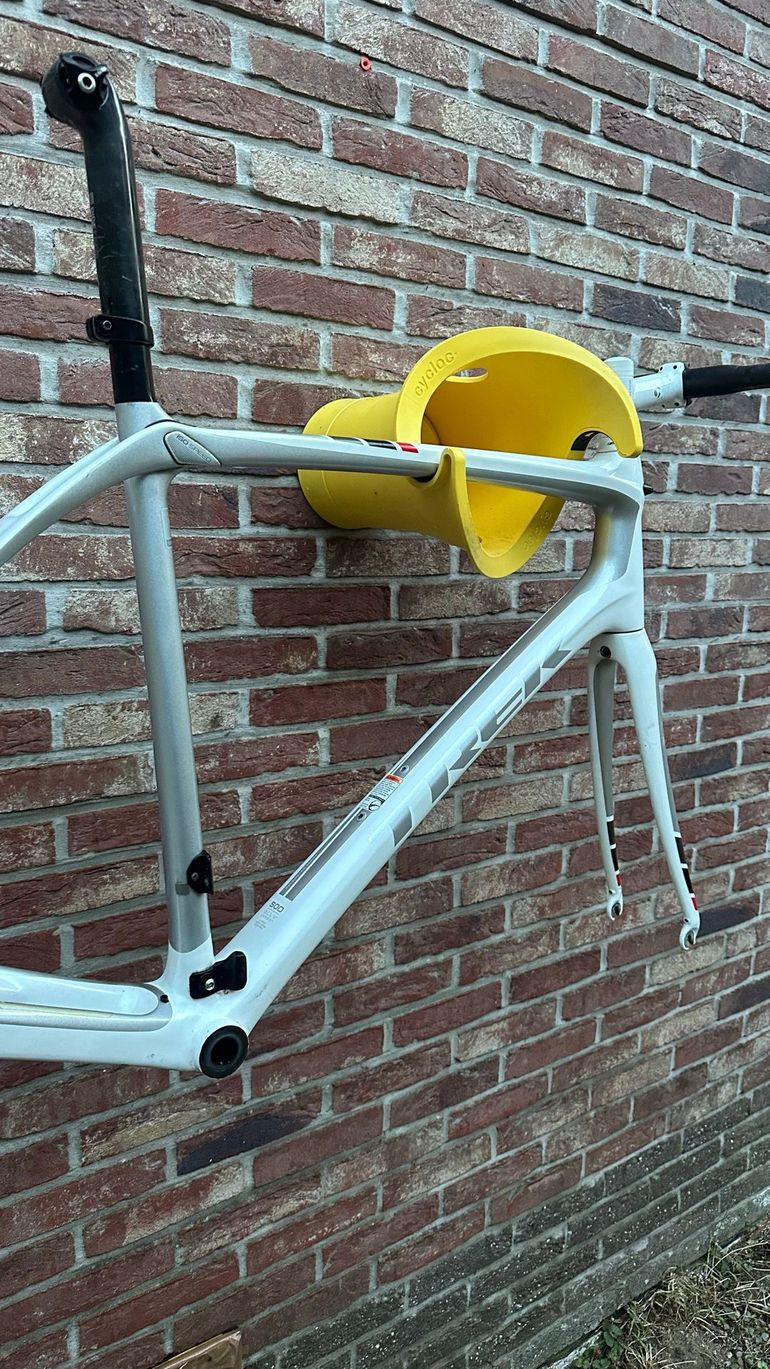 Used Trek Domane 6.9 Compact 2014 Frameset 2014 Road & Gravel, White — image 3 of 18