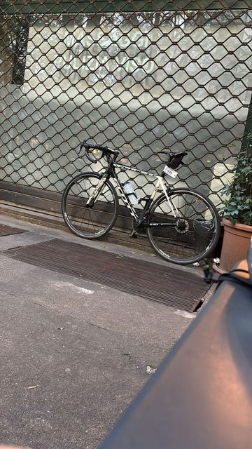 Scott Addict 30 disc 2019 2019 Road & Gravel usato, Nero — immagine 1 di 3