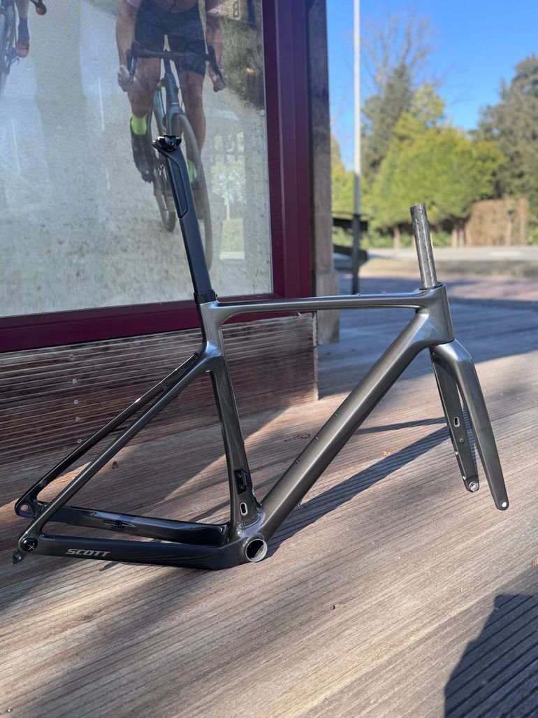 Used Scott Addict Frameset 2026 Road & Gravel, Light Gray — image 2 of 3