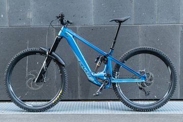 Pivot SHUTTLE LT Shimano XTR 2023 Mountainbike usato, Blu — immagine 2 di 15