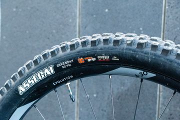 Pivot SHUTTLE LT Shimano XTR 2023 Mountainbike usato, Blu — immagine 12 di 15
