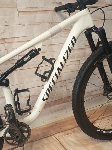 Used Specialized Epic Pro 2022 2022 Mountainbike, White, 29 — image 5 of 10