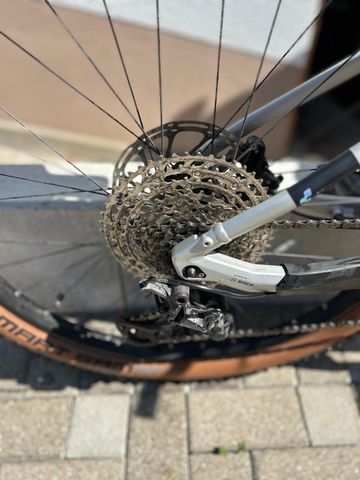 Tweedehands CUBE Reaction hybrid Shimano Deore XT 2023 Mountainbike — afbeelding 2 van 8