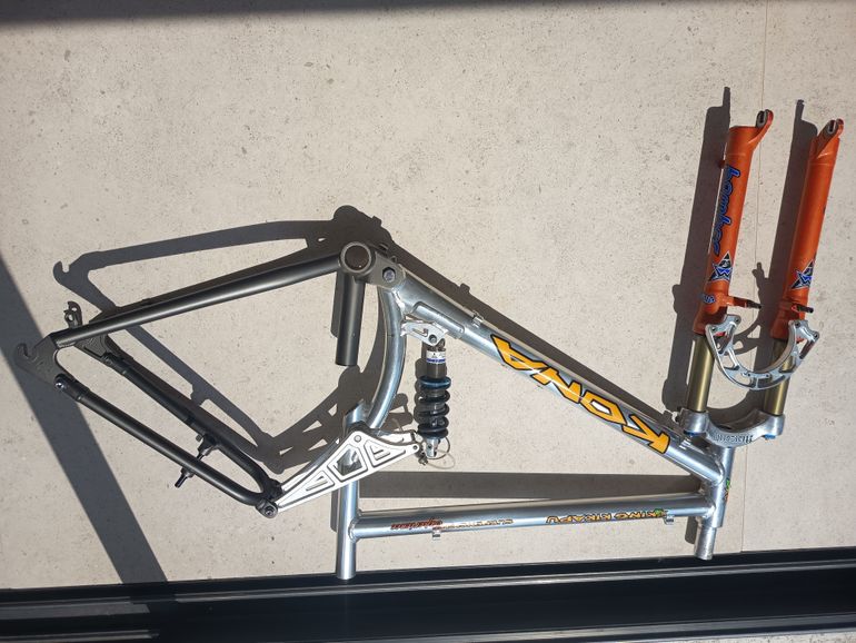 Kona King Kikapu 1997 Frameset 1997 Mountainbike usato, Grigio chiaro — immagine 2 di 11