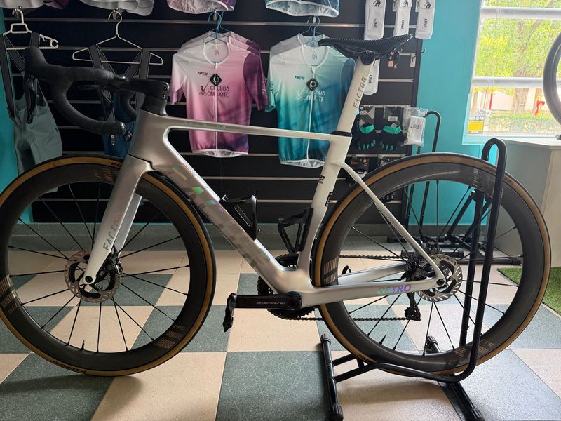 Factor O2 VAM - Shimano Dura-Ace 2026 2026 Road & Gravel d'occasion