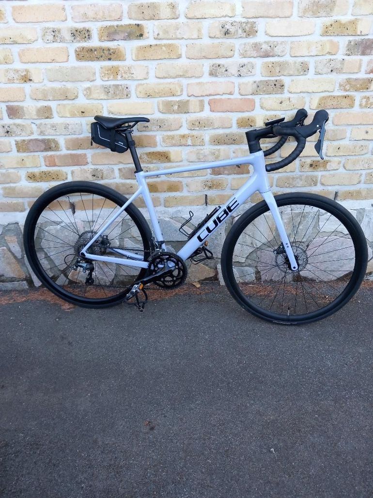CUBE ATTAIN, RACE 2026 2026 Road & Gravel usato, Bianco — immagine 1 di 4