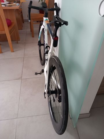 Used Merida REACTO TEAM 2025 2025 Road & Gravel, White — image 3 of 5