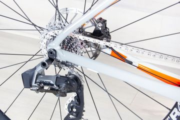 Used Cannondale Caad SRAM Rival eTap AXS 2025 Road & Gravel, White — image 8 of 10