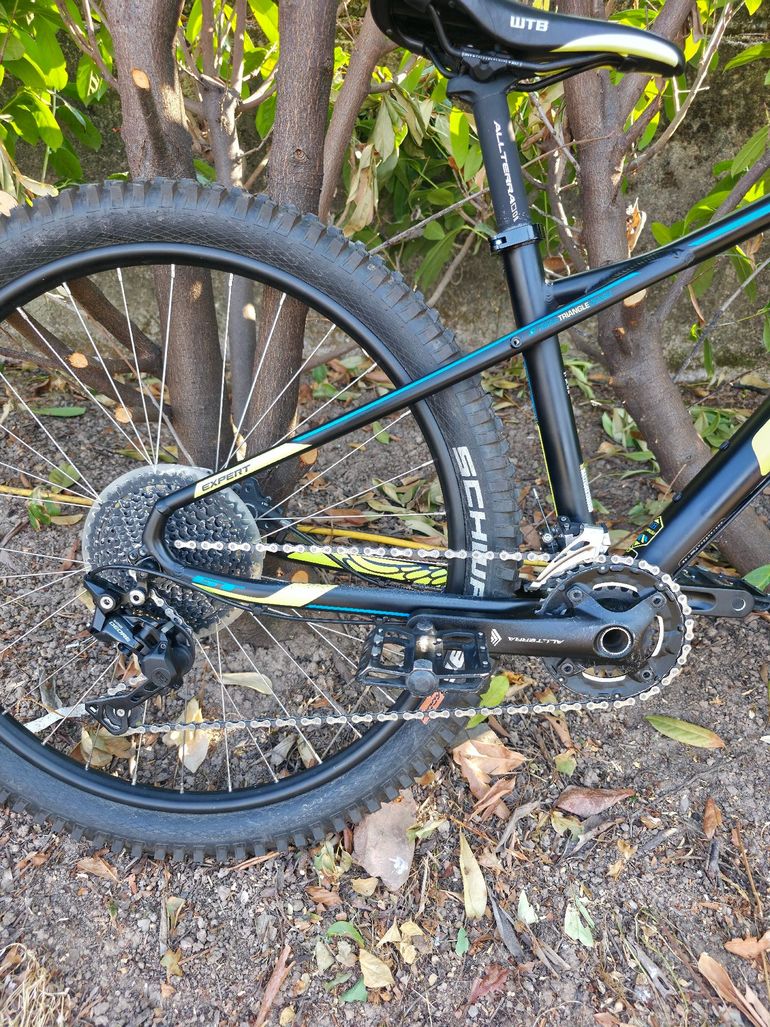 Used GT Avalanche Expert Hardtail Mountainbike – Rahmengröße S – 27, 5 Zoll – Top Zustand 2020 Mountainbike, Black — image 3 of 10