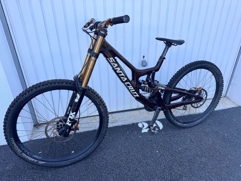 Used Santa Cruz V10 X01 MX / Carbon CC 2023 2023 MTB
