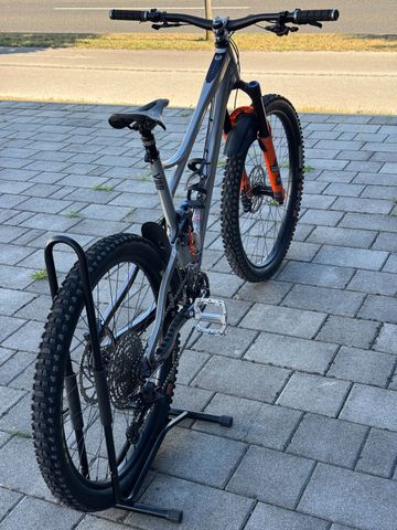 Używany Banshee Titan V3.2 2023 Mountainbike — zdjęcie 4 z 7