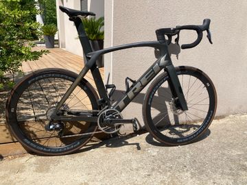 Brugt Trek Madone SRAM Red eTap AXS 2022 Road & Gravel — billede 2 af 8