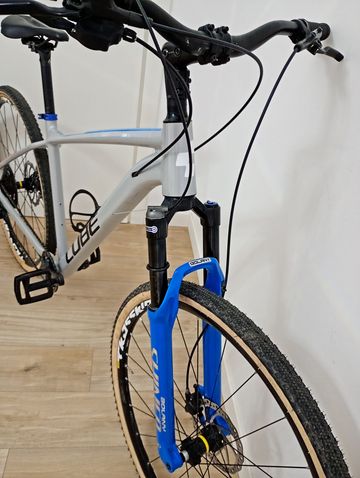 CUBE Aim Shimano Deore XT 2025 Urban usato, Grigio chiaro — immagine 3 di 11