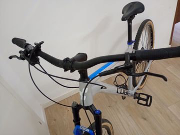 CUBE Aim Shimano Deore XT 2025 Urban usato, Grigio chiaro — immagine 4 di 11