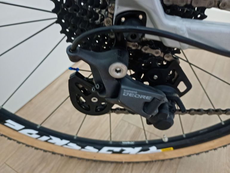 CUBE Aim Shimano Deore XT 2025 Urban usato, Grigio chiaro — immagine 6 di 11